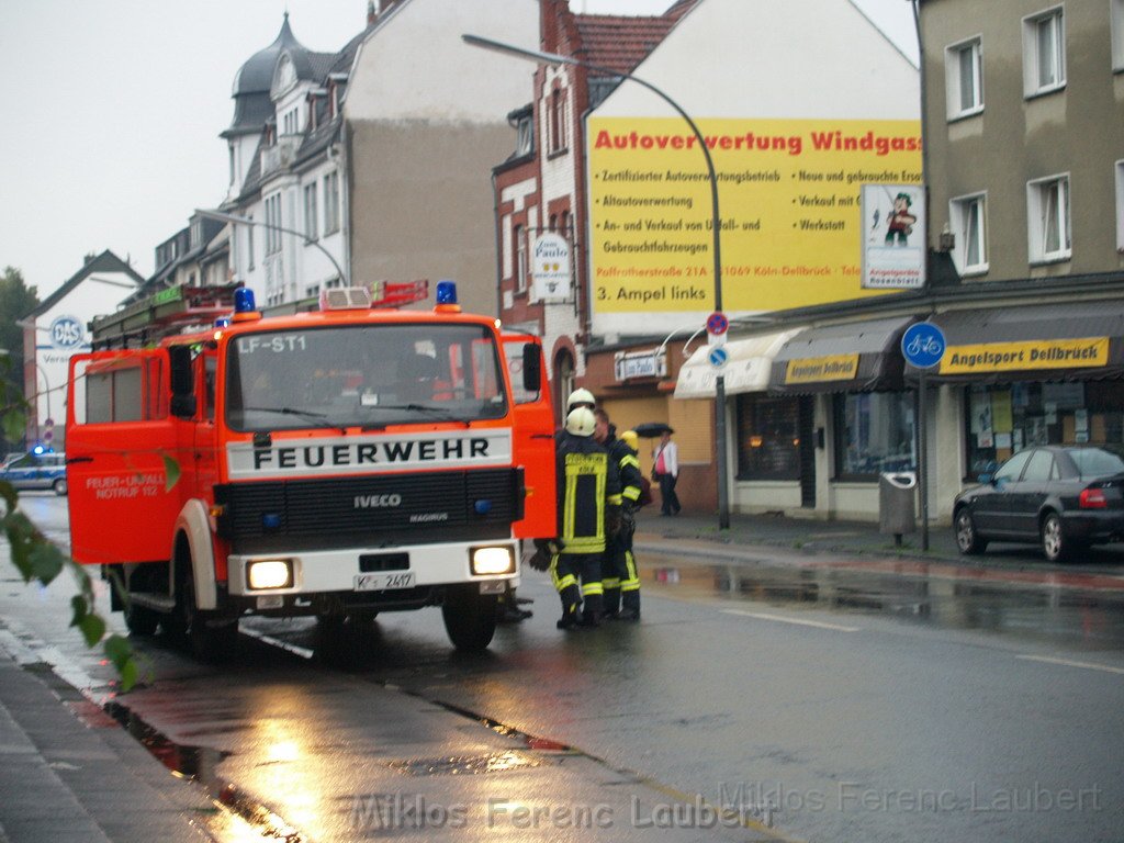 Feuer Koeln Dellbrueck Bergisch Gladbacherstr P18.JPG